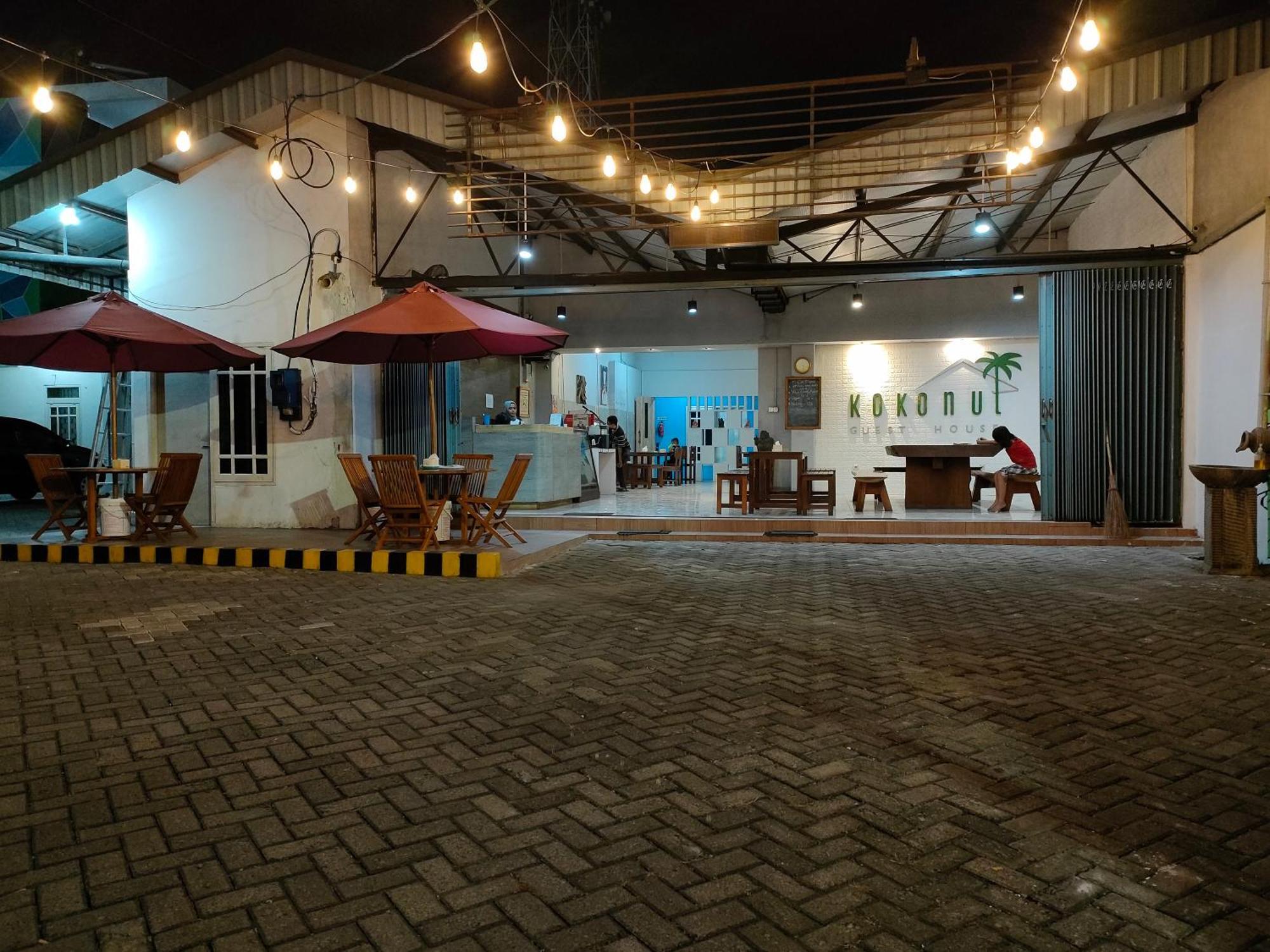 Kokonut Guesthouse 泗水 外观 照片