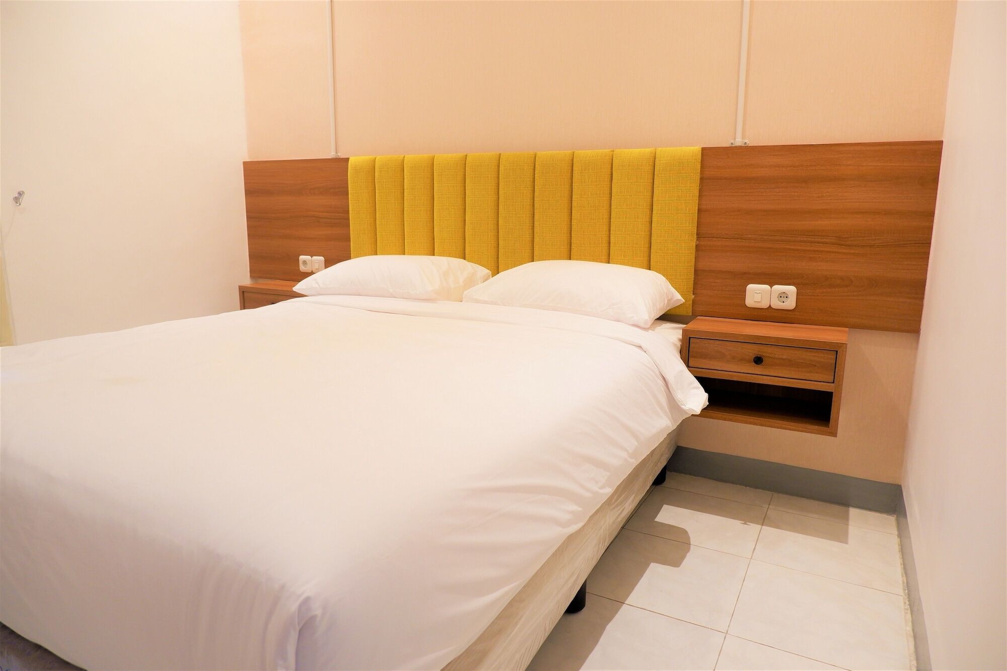 Kokonut Guesthouse 泗水 外观 照片